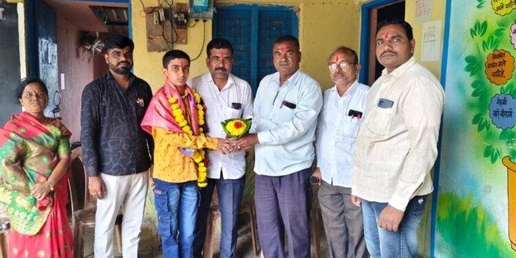 पिंपळगावच्या अनिरुद्ध याने पटकावला प्रथम क्रमांक