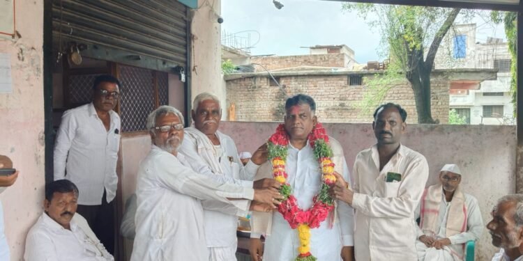 परभणी-हिंगोली जिल्हा मध्यवर्ती बँकेच्या संचालकपदी निवड झाल्याबद्दल नंदकुमार डाखोरे यांचा आलेगाव येथे नागरी सत्कार!