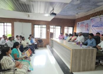 जनतेच्या प्रश्नांवर अधिकाऱ्यांना आमदार भीमराव केराम यांची कडक तंबी….!