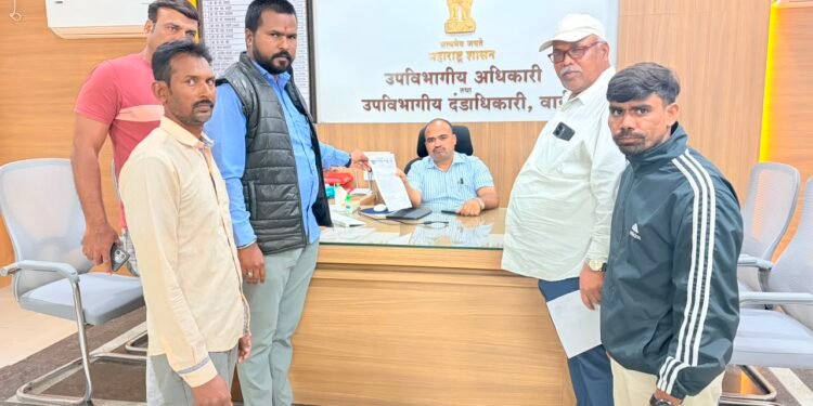 वाईत राजकीय भूकंप! पीपल्स रिपब्लिकन पार्टीचे जिल्हा महासचिव प्रणित मोरे यांना मारण्याची धमकी! वाईच्या तहसिलदार यांचे सहित तिघांचे तात्काळ निलंबन करा. विजय भाऊ सातपुते.!