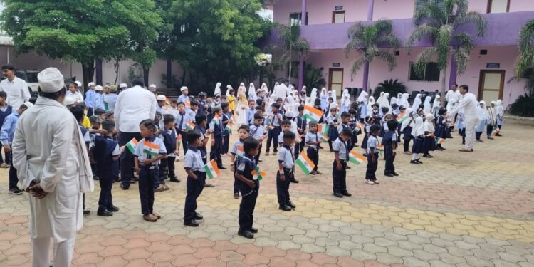 एमआयपी कॉलेज ऑफ फूड टेक्नॉलॉजी, औंढा येथे स्वातंत्र्यदिन उत्साहात साजरा