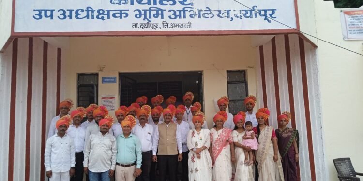 भूमी अभिलेख कार्यालय, दर्यापूर येथे स्वातंत्र्यदिन उत्साह आणि आनंदाच्या वातावरणात साजरा करण्यात आला.