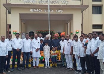 दर्यापूर येथे उपविभागीय व तहसील कार्यालयात सर्वपक्षीय उपस्थितीत स्वातंत्र्यदिन उत्साहात साजरा!