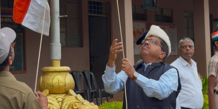पंडित दीनदयाळ विद्यालय मध्ये स्वातंत्र्य दिन उत्साहात साजरा-