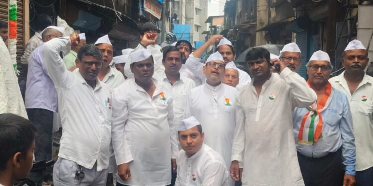 कांदिवली पश्चिम येथील श्री सिद्धिविनायक सहकारी गृहनिर्माण संस्था व्दारा स्वातंत्र्य दिन मोठ्या उत्साहात पार पडला.