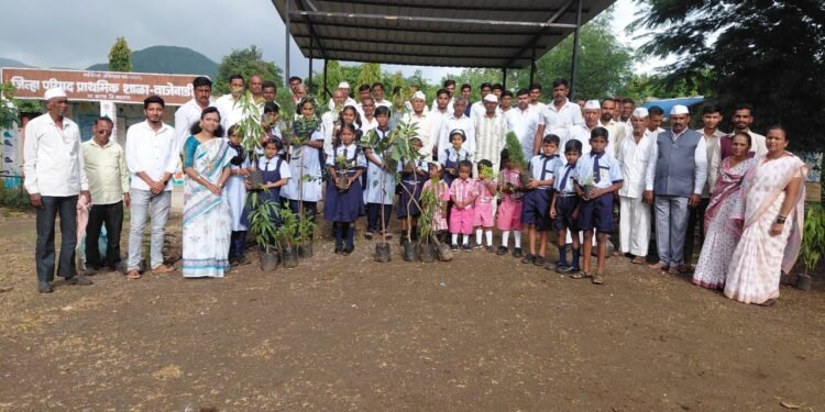 स्वतंत्र दिनाच्या निमित्ताने वृक्षारोपण