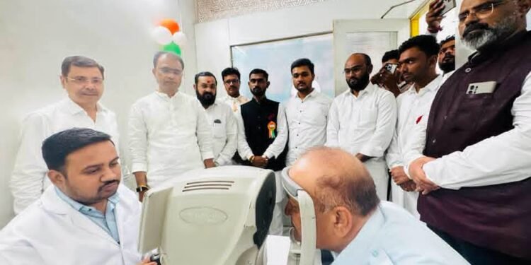एरंडोल नगरपरिषदेच्या अधिकारी-कर्मचाऱ्यांसाठी विशेष मोफत नेत्र तपासणी शिबिर!