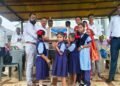 स्वातंत्र्यदिनी माजी विद्यार्थ्यांचे मातृभूमीस अनमोल योगदान; कोलमांडले जि. प. शाळेस संगणक संच सप्रेम भेट