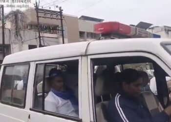 परभणीत पालकमंत्र्यांना काळे झेंडे; रिपब्लिकन सेनेचा निषेध