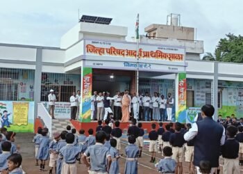 निमसोड जिल्हा परिषद आदर्श प्राथमिक शाळेत स्वातंत्र्यदिन उत्साहात साजरा