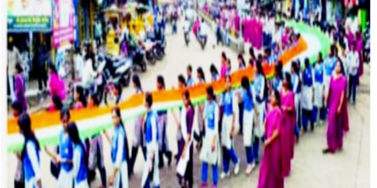देशाच्या ८० व्या स्वातंत्र्य दिनानिमित्त व्हॉलटरी महिला मंडळ शाळा,