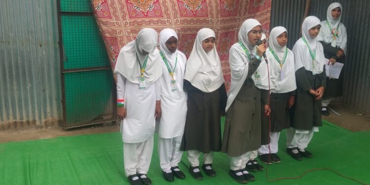 🇮🇳 ताहिरा बेगम उर्दू प्राथमिक व हायस्कूलमध्ये स्वातंत्र्य दिन उत्साहात