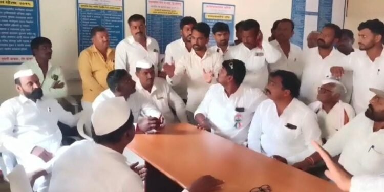 परिते ग्रामसभेत धक्कादायक उत्तर; ४० वर्षांचा कारभार नेमका कुणाच्या भरवशावर?