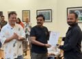मुंबईच्या नेहरू सेंटर जागतिक प्रदर्शनात परभणी जिल्ह्याच्या ग्रामिण मातीतल्या सुशिलकुमार घुंबरे उर्फ काका यांना ‘राजा रवि वर्मा बेस्ट आर्टिस्ट पुरस्कार’
