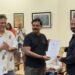 मुंबईच्या नेहरू सेंटर जागतिक प्रदर्शनात परभणी जिल्ह्याच्या ग्रामिण मातीतल्या सुशिलकुमार घुंबरे उर्फ काका यांना ‘राजा रवि वर्मा बेस्ट आर्टिस्ट पुरस्कार’