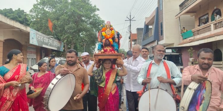 शहाद्यात कानबाई माता उत्सवाची भक्तीमय वातावरणात सांगता; पारंपारिक फेर आणि सवाद्य मिरवणुकीने गोमाई नदीपात्रात विसर्जन.