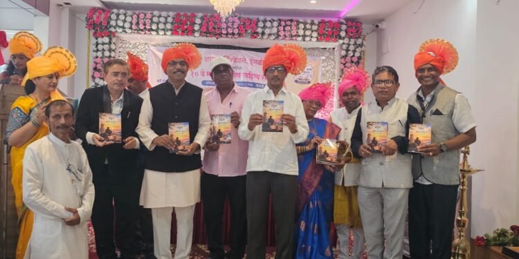 भारत कवितके यांच्या सुख शोधता शोधता काव्य संग्रहाचे आळंदीत प्रकाशन सोहळा संपन्न.