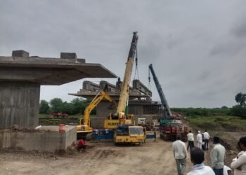 शिरोळ ते राणी अंकुळगा फुलाचे काम वेगाने,आमदार संभाजी भैया पाटील यांच्या प्रयत्नांना यश