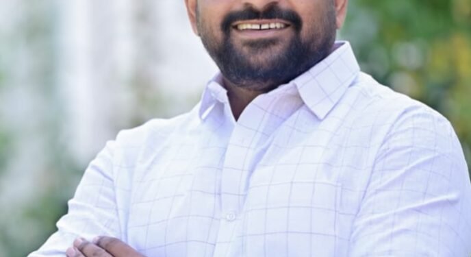दीर्घकालीन धोरण आखुन ग्राहकांना व शेतकऱ्यांना दिलासा द्यावा हरि आण्णा जाधव यांची शासनाकडे मागणी