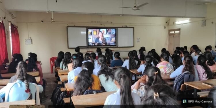 महाराजा जिवाजीराव शिंदे महाविद्यालयात अँटी-रॅगिंग कार्यशाळेचे आयोजन