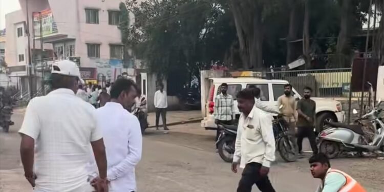 पारनेरचा ऐतिहासिक निर्णय; स्वार्थाला पूर्ण विराम,विकासाला गती,; रखडलेल्या 22 मीटर रस्ता रुंदीकरणासाठी ग्रामस्थांची वज्रमूठ !