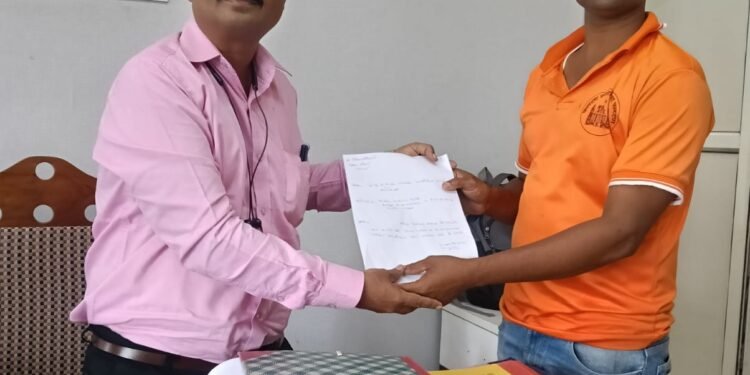 सासकल जिल्हा परिषद शाळेत शिक्षकांची कमतरता; १०२ विद्यार्थ्यांचे शैक्षणिक नुकसान टाळण्यासाठी दोन शिक्षकांची तातडीने नियुक्ती करण्याची मागणी.