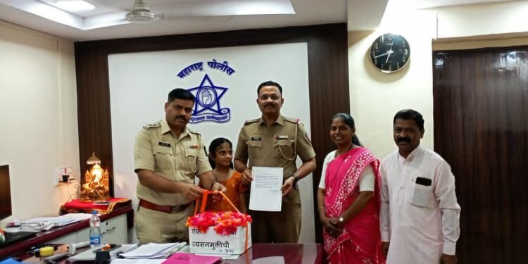 पेण पोलीस ठाणे पोलीस निरीक्षक साहेब श्री.संदीप भोसले आणि मा.पोलीस उपअधीक्षक श्री . जालिंदर वालकूल साहेब यांनी रक्षाबंधन सणानिमित्त राबविला अनोखा उपक्रम