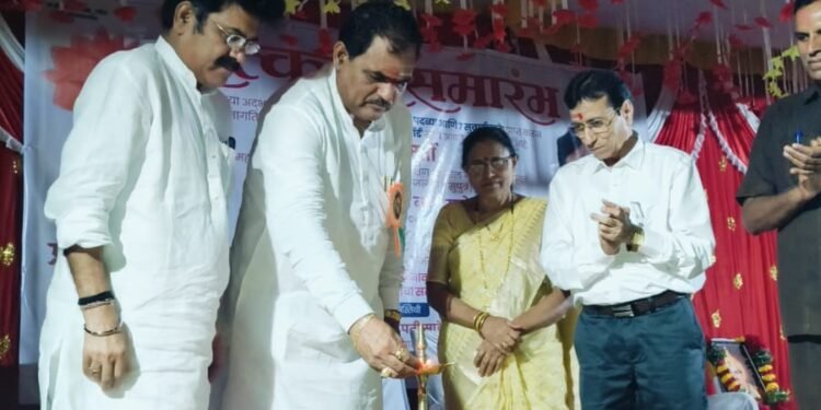 डॉ गोविंद नांदेडे यांच्या ३८ पदव्या, सात सुवर्णपदकांची विश्वविक्रमात नोंद