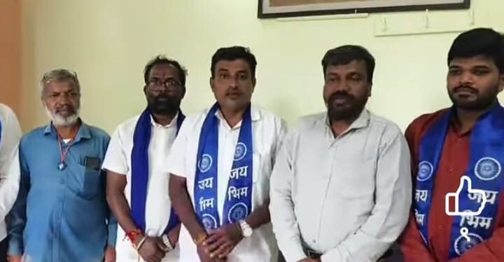 *आजऱ्यात रिपब्लिकन सेनेच्या जिल्हा कार्यकारणी पदाधिकाऱ्यांची भेट