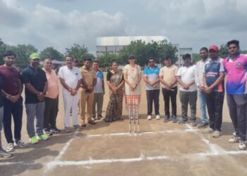 शहादा नगरपालिकेच्या उपनगराध्यक्षा माधवीताई पाटील यांच्या हस्ते ‘बॉस क्रिकेट लीग’चे शानदार उद्घाटन संपन्न.