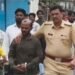 पोलिसांवर हल्ला करून आरोपीला पळवले; २४ तासांत पुन्हा ठोकल्या बेड्या