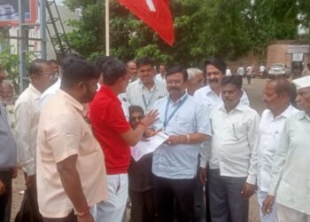 शेतकऱ्यांच्या महामार्ग आंदोलनाला राजकीय बळ; भाई दिगंबर कांबळे यांच्या जन आक्रोश आंदोलनाला खासदार विशाल दादा पाटील ,माजी मंत्री विश्वजित कदम साहेब व शरदचंद्र पवार पक्षाचे आमदार रोहित पाटील यांच्यासह जाहीर पाठिंबा