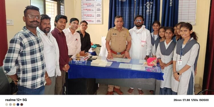 पातूर पोलीस स्टेशनमध्ये ‘एक राखी पोलीस बांधवांसाठी’ सामाजिक उपक्रम उत्साहात संपन्न