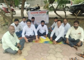 पाथर्डी तहसील येथे मराठा सेवा संघ तालुकाध्यक्ष रामदास बर्डे यांचे उपोषण