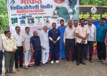 प्रज्ञा प्रतिष्ठानच्या मोफत फिजिओथेरपी शिबिरास उत्स्फूर्त प्रतिसाद; पहिल्याच दिवशी ६५ रुग्णांची तपासणी.