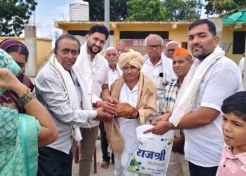 मारवाडी समाजाकडून साईनाथ महाराजांचा सन्मान