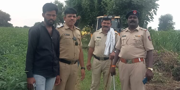 लोणी बु. येथे गट क्रमांक २८१ मधील रखडलेला रस्ता अखेर खुलापाच वर्षांनंतर महसूल व पोलीस प्रशासनाच्या संयुक्त कारवाईला यश