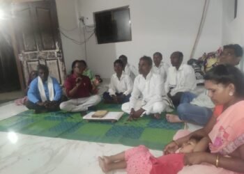 पहाडसिंगी येथे ‘बुद्ध आणि त्यांचा धम्म’ ग्रंथाचे वाचन-पठण सुरू; १४ वर्षीय विद्यार्थ्याचे वाचन ठरतेय आकर्षण