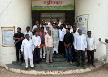 पावसाळा सुरू होऊन तीन महिने झाले तरी अहमदपूर तालुक्यात सरासरीच्या तुलनेत अत्यंत कमी पाऊस झालेला असून मोठ्या प्रमाणात पावसाची तूट निर्माण झाली आहे.