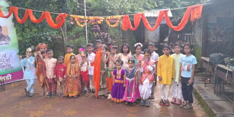 विद्या मंदिर गुडाळवाडी शाळेत दहीहंडी उत्साहात
