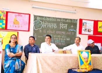 कृत्रिम बुद्धिमत्तेच्या युगातही शिक्षकांचे स्थान अबाधित !