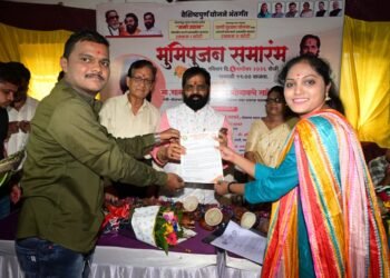 पोलादपूर मध्ये छत्रपती शिवाजीनगर येथे होणाऱ्या नमो उद्यानात छत्रपती शिवाजी महाराजांचा पुतळा उभारावा; भाजपा शहराध्यक्ष महेश निकम यांचे मंत्री भरतशेठ गोगावले यांना निवेदन