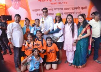 तुझ्या घरात नाही पाणी घागर उतानी रे गोपाळा..पाणी विहरीत दहीहंडी पण निसर्गाची साथ महाराष्ट्र नवनिर्माण सेना