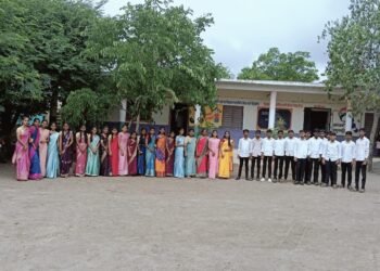 श्री सिद्धेश्वर हायस्कूल, जाखापूर येथे शिक्षक दिन उत्साहात साजरा