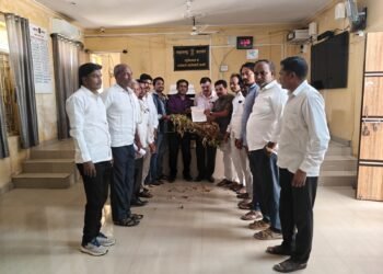 शासनाने शेतकऱ्यांना तातडीने मदत करावी काँग्रेसची मागणी.