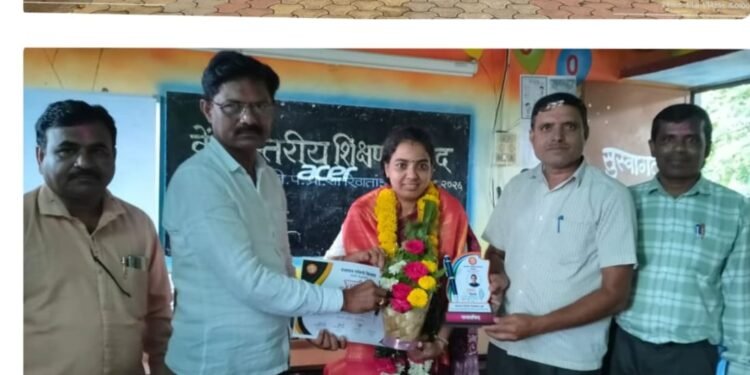 रिठा तांडा येथे केंद्रस्तरीय शिक्षण परिषद; गुणवंत शिक्षकांचा सन्मान