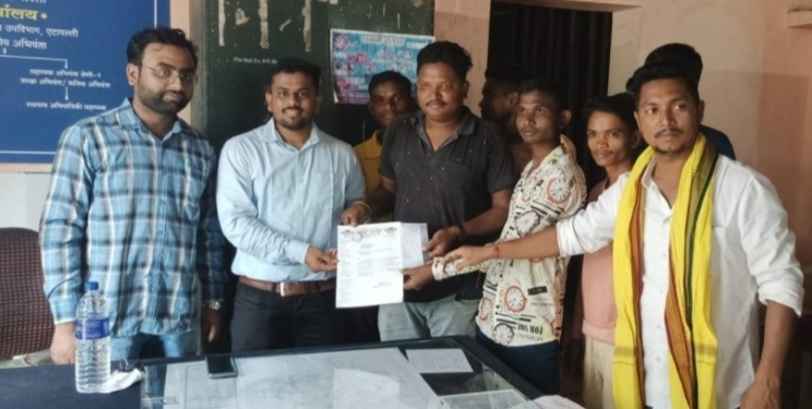 मुसरामगुड्याचा मुख्य रस्ता खड्ड्यांच्या विळख्यात; तातडीने डांबरीकरणाची मागणी