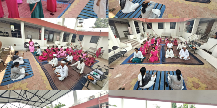निमसोड प्राथमिक आरोग्य केंद्रात योग शिबिराचे आयोजन
