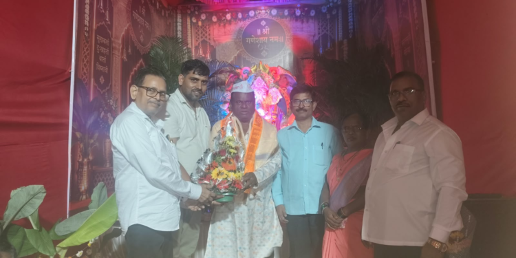 कांदिवलीत श्री सिद्धिविनायक मित्र मंडळातर्फे श्री सत्यनारायण पूजेचे आयोजन