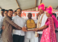 उत्कृष्ट कांदा उत्पादन व वखार साठवणुकीबद्दल दादासो कृष्णा भागवत यांना कृषी भूषण पुरस्कार